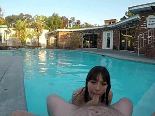 Scarlett johnson gives a blowjob by the pool