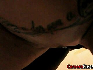 Jardineiro negrão fodeu com a minha mãe no quintal