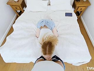 Mimi Cica深喉口交后入猛干内射