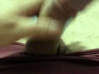 Batendo uma punheta sozinha 😏