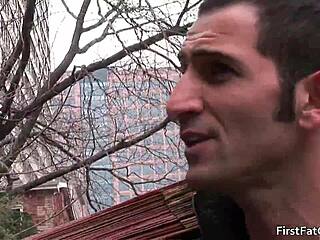 Detailed gay threesome with blowjobs and fucking