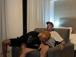 楼上帅哥叫我F1结果直接内射骚逼