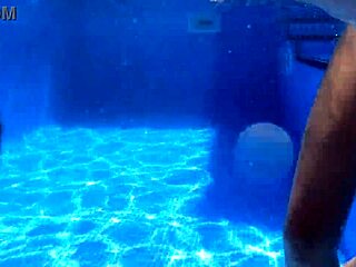 Exuberant Milf Penetrated Under Water 😍