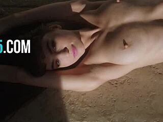 聊聊艾薇·罗斯的桑拿脱衣经历