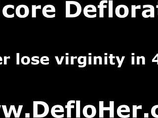 18+ Bakire Olivia Banderas Çoraplarıyla Kendini Okşuyor