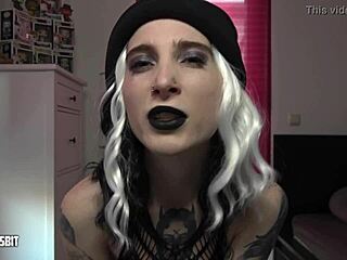 lou nesbit and lia louise use me as a male slut in german gay parking spot