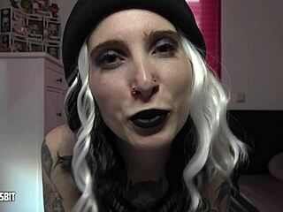 لو نسبيت وليا لويس يستخدمانني كعاهرة ذكر في موقف سيارات ألماني