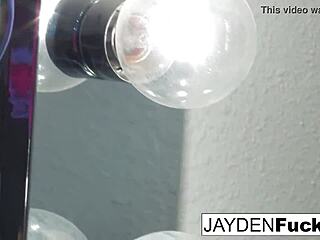 Hey Jayden Jaymes, main dengan pepek hebat itu sekarang