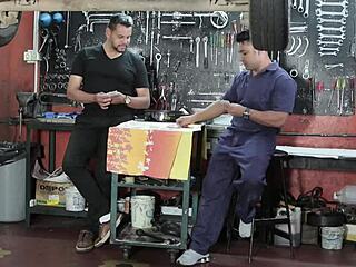 Mecanico Fudendo Buceta e Cuzinho