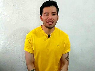 Νεαρός twink 18+ με 21εκ γαμάει γυμνός πωλήτρια τακός σε αποθήκη