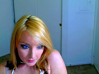 Ashley Winchester's seductive dance performance