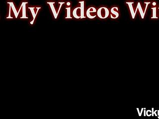 Blonde bom Vicky Vette's hete interview met Bella!