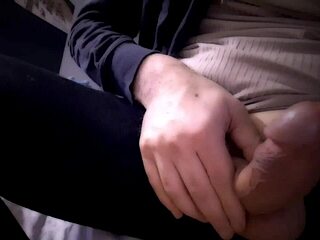 Johnevan unleashes slow motion cumshot