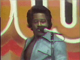 Washing dishes, eat my pussy