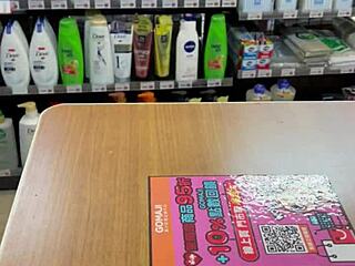 亚洲人妖便利店秀新丁字裤丝袜超兴奋