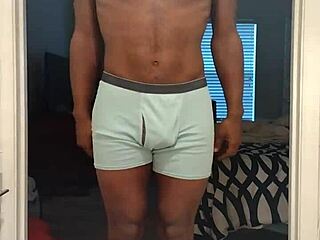 Γυμναστική ποδιών γίνεται ατμοσφαιρική με χαριτωμένη μαύρη σόλο! 🦶