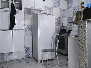 Fui na casa do meu amigo só para dar meu rabinho 😏