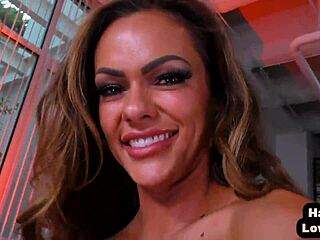 فتيش قدمين POV بنت تدلك زب مزيت وتتكلم وسخ أوبس