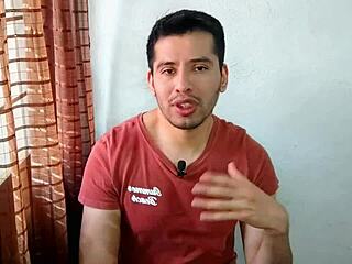 el mejor amigo de mi hermano me encuentra metiendome un dildo y termina penetrandome con su vergota de 19cm por primera vez, oops