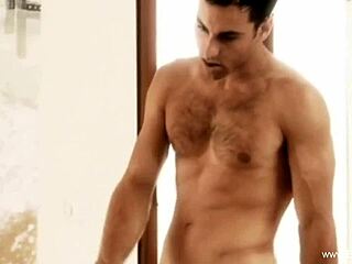 learning to grope her mature pussy just right