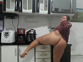 i messed up, menstruated mid-masturbation, don’t watch plz!