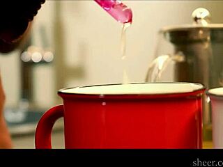 Setiausaha licik siap untuk semua demi gaji lebih baik