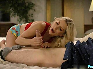 후안 엘 카발로 로코가 섹시한 금발 계모 애슐리 파이어스 박아버렸어?