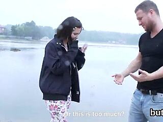 Glamorous zayıf azgın amını ve götünü siktiriyor mu gördün mü?