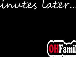 Jessica Rex uwodzi ojczyma niegrzecznymi ruchami na pieska