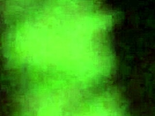 Mira a Hannah Horn desvelar el trama psicodélico NC-17 en Freak Hill