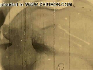 Νιώθοντας το πάθος σε αυτή την πολύ σπάνια διαφυλετική συνάντηση μεταξύ Κινέζου άντρα και Ινδής γυναίκας