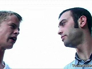 Armando in hardcore gay threesome?