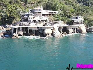 Hot milf gives delicious blowjob outdoors?