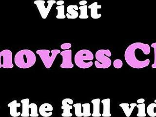 Волосатая лесби получает страпон от грудастой красотки в жаркой сессии. Кто знал, что контрасты так заводят?