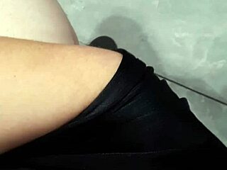 Flashing My Cock At The Mature Lady In The Laundry Mat – Does She Look Interested?