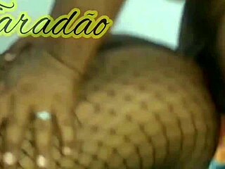 サファーダがアナル深く受けながらザーメンを懇願！