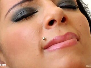 gimme pink, sabina blue goin' solo, mastubating like crazy!