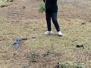 Puja ने घरेलू क्लिप में खीरे से खुद को टीज किया!