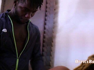 i see receptionist sucking boss's cock