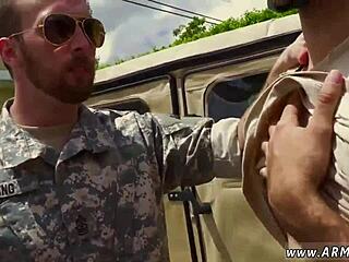 Sexo gay na água com punições explosivas?