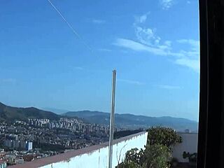 ムラムラペルー近所の女が俺チンポしゃぶってザーメン全部飲み干す激プレイ