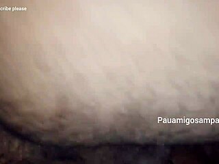 ฉันสอดควยเข้าไปในก้นเพื่อนสองคนที่ซุกซนโดยไม่บอก