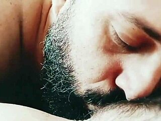 أحب مص كس صديقتي صباحاً مع ماريو ذاك