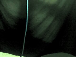 ¡Ugh, mi hermano me convenció de hacerle una paja...!