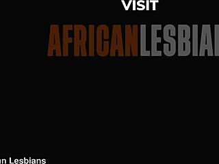 Ebony Afrikalı Lezbiyenler Duşta Islak Am Tadı Alıyor! 🛁