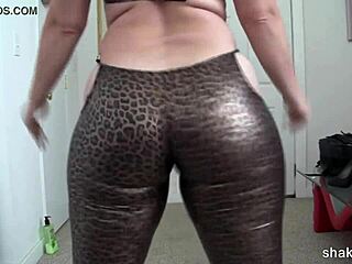 Latex body suit can't contain this booty