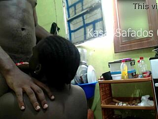 Chupada na cozinha 🍆