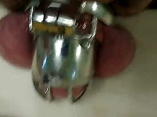 gluing my penis to the chastity cage for humiliation 😈