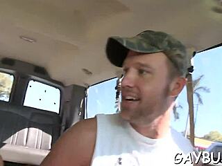 Gay Guys Giving Blowjobs in Hot Sex Scenes 😘