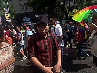 Kissing in CDMX with Faldita at LGBT March!